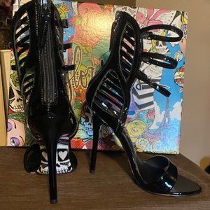 Taylor Says Miss Skully Stiletto Heels Ankle straps Never worn -Size7